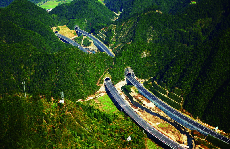 黃山至塔嶺和小賀至桃林高速公路_調(diào)整大小.jpg